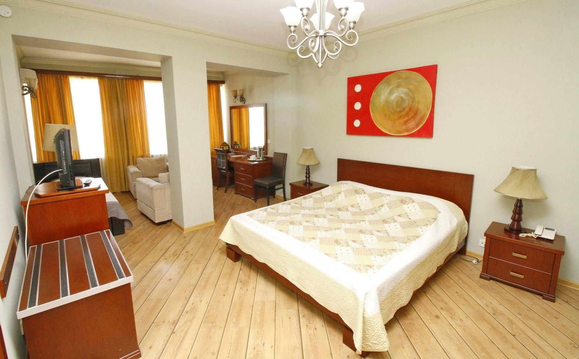Penthouse Hotel Tbilisi Eksteriør bilde