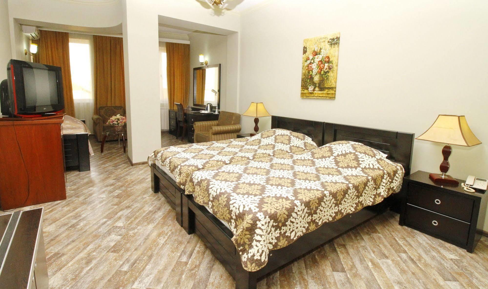 Penthouse Hotel Tbilisi Eksteriør bilde